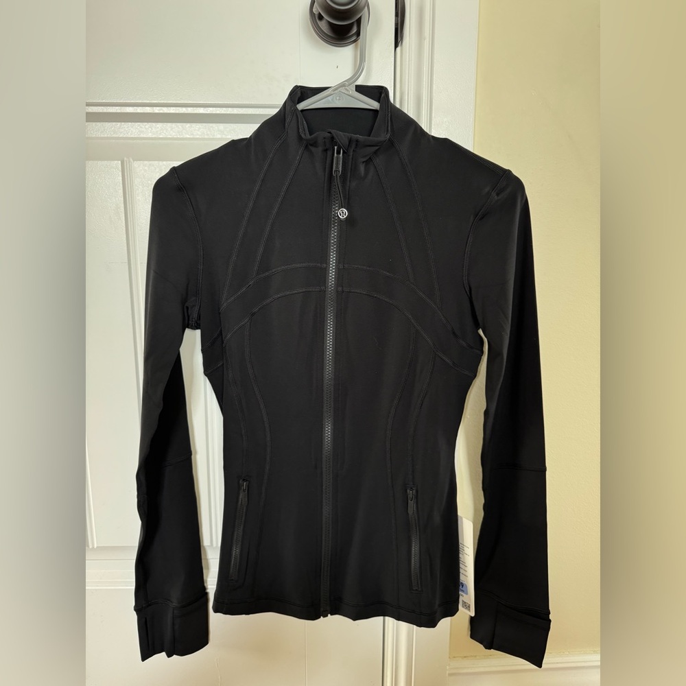NWT lululemon lady Define Jacket*NuluxTM  size 4